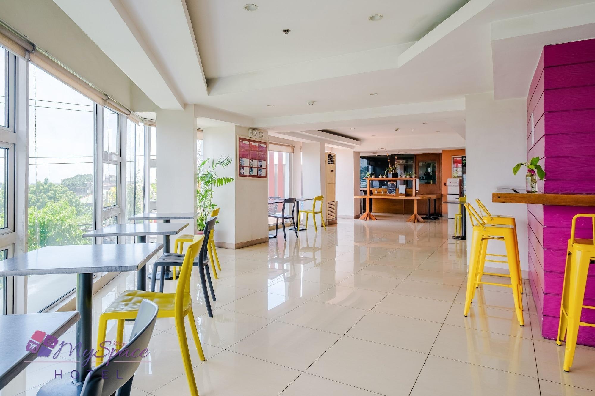 Myspace Hotel @Bgc Pasig City Exterior photo