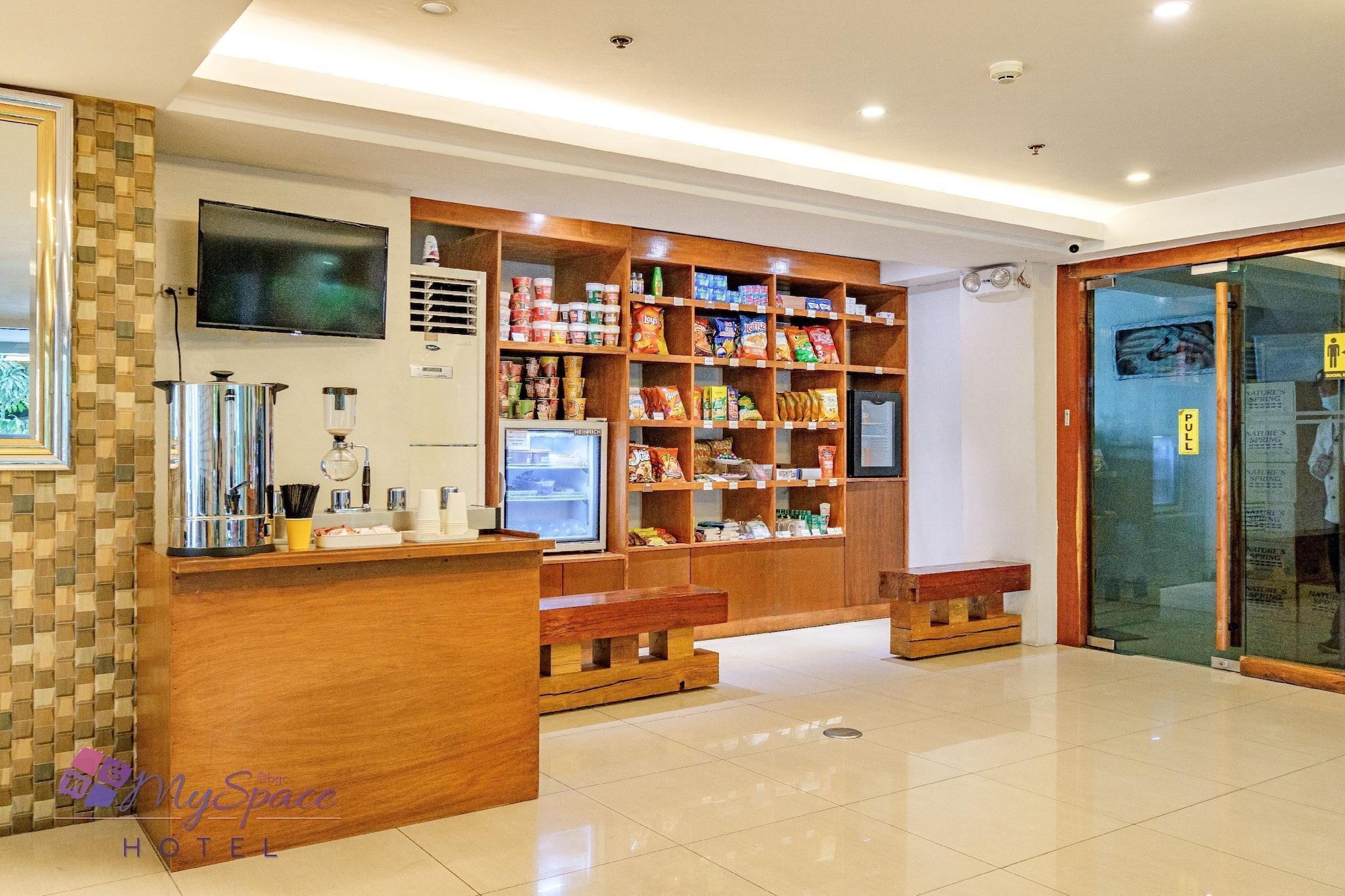 Myspace Hotel @Bgc Pasig City Exterior photo
